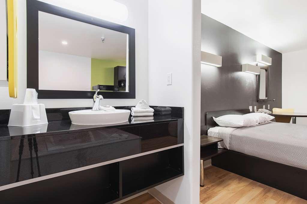 Studio 6 Victorville - Apple Valley Room photo