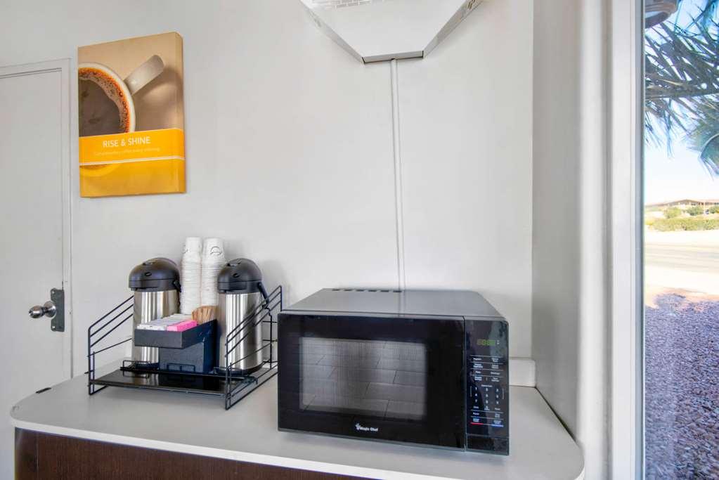 Studio 6 Victorville - Apple Valley Restaurant photo
